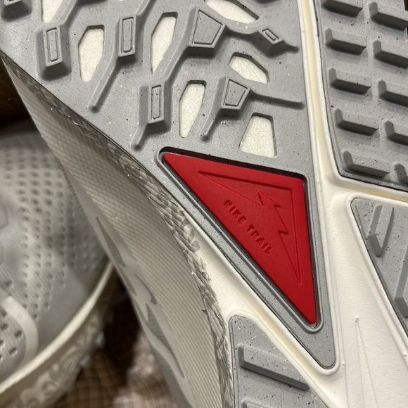 FREE SHIP Limited Edition Floral Nike React Pegasus Trail 4 NWT - Picture 12 of 16